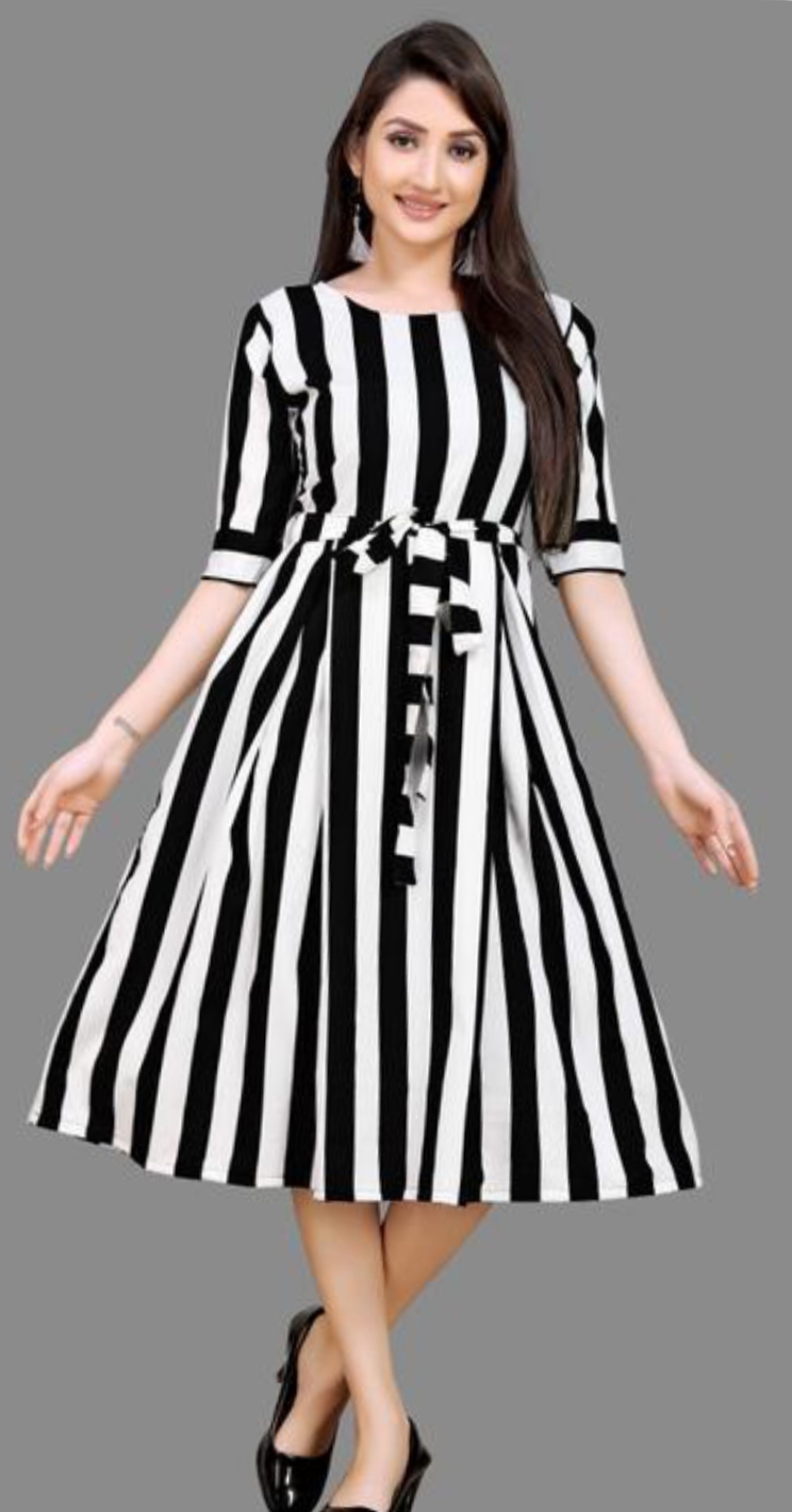 Woman skart Dress